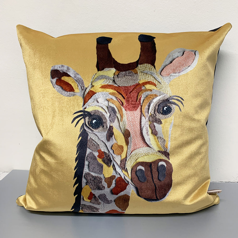 Giraffe Cushion Velvet